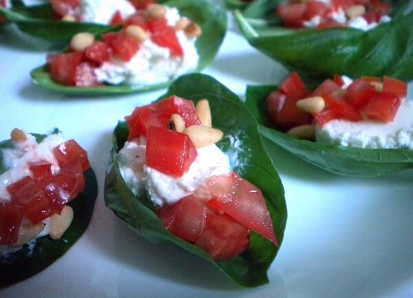 basil leaves stuffed with goat cheese and tomato | writes4food.com