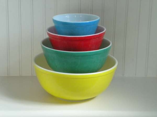 Primary Color Mixing Bowls : Pyrex Love