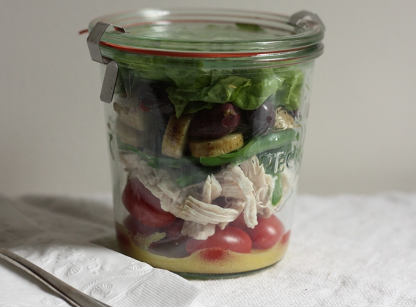 how to make a salad in a Mason jar