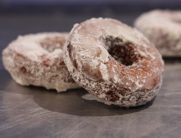 Homemade Powdered Sugar Donut Recipe | writes4food.com