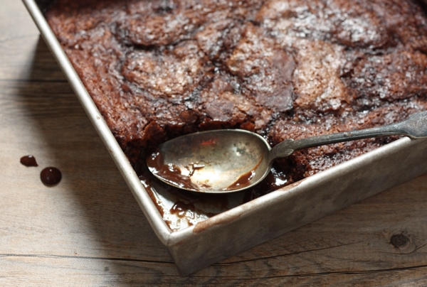 Easy recipe for old-fashioned chocolate pudding cake