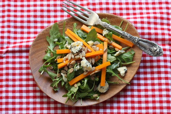 winter salad with arugula, butternut squash and blue cheese recipe | writes4food.com