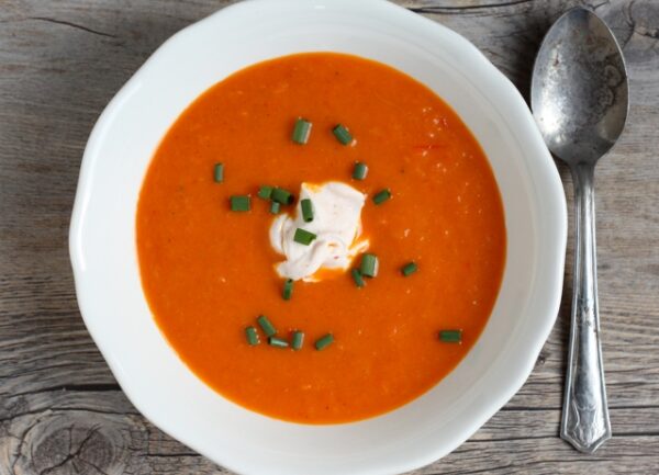 easy low-calorie roasted carrot-bell pepper soup recipe | writes4food.com