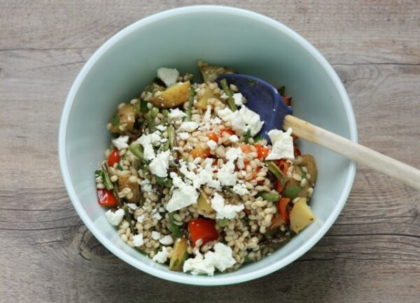 healthy lunchtime salad recipe with barley and roasted vegetables | writes4food.com