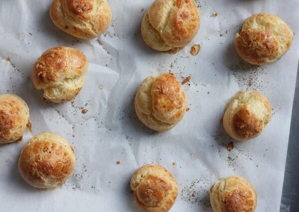 gougères (French cheese puffs) recipe | writes4food.com