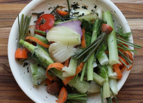 making homemade vegetable stock | writes4food.com