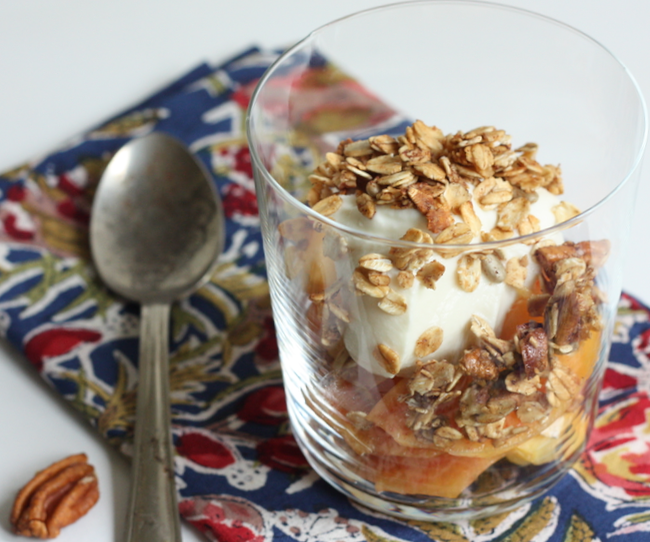 fresh peaches with yogurt and homemade pecan granola | writes4food.com