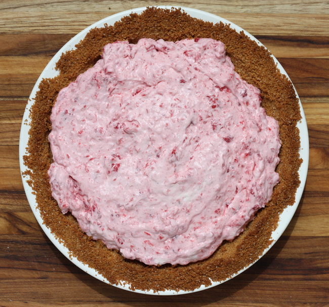 Grandma's red raspberry chiffon pie recipe | writes4food.com