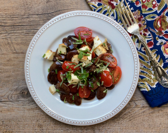 garlicky bean and tomato salad recipe | writes4food.com